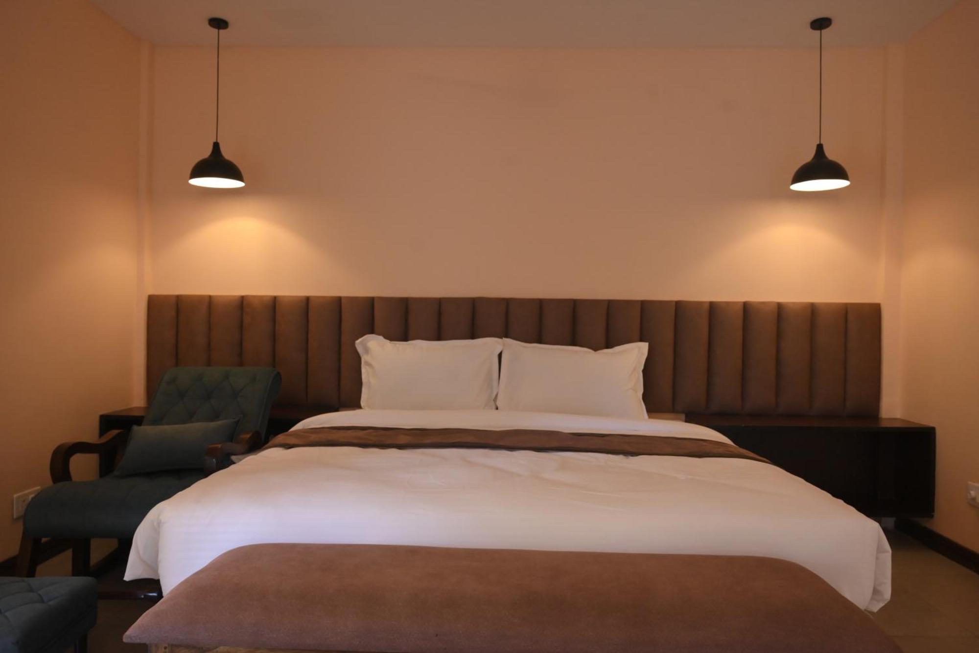 Landmark Woods Hotel กาซิรังคา ภายนอก รูปภาพ