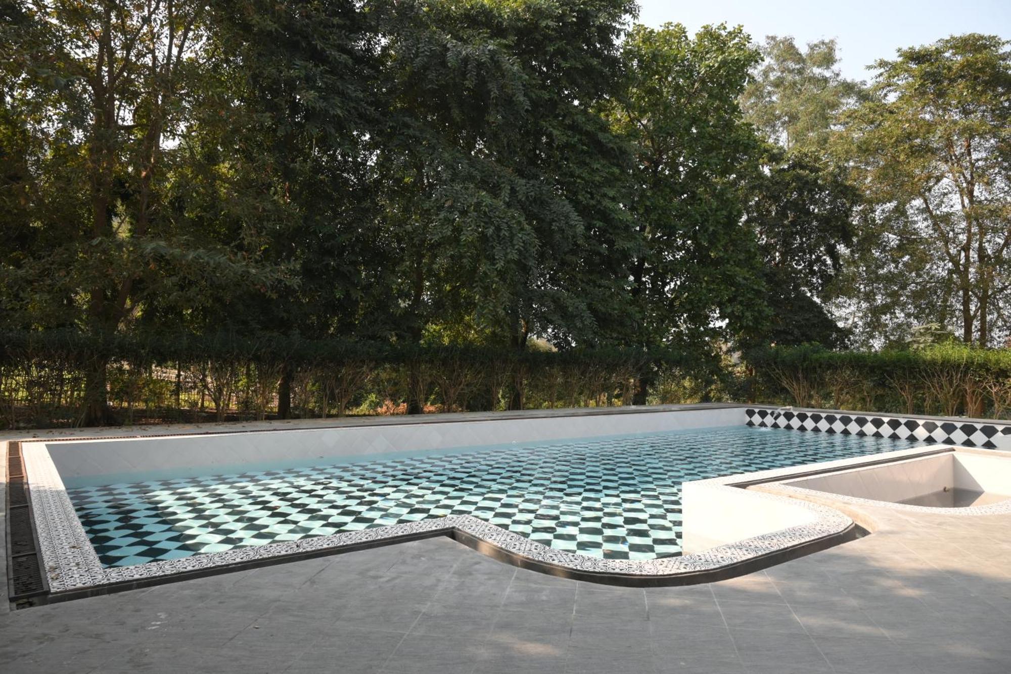 Landmark Woods Hotel กาซิรังคา ภายนอก รูปภาพ